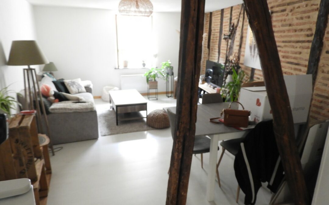 Réalmont, Appartement T3 BIS DUPLEX de 82 m² + garage.