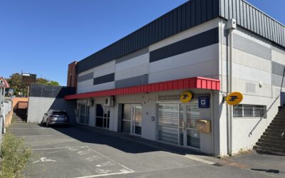PUYGOUZON, local commercial de PLAIN-PIED de 56 m² ou 112 m² dans Zone d’activité fréquentée.