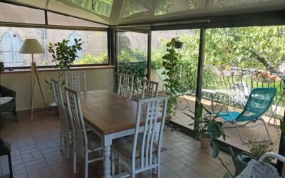 Réalmont, Maison T4 mitoyenne de 98 m² habitables sur deux niveaux sur terrain Clos de 511 m².