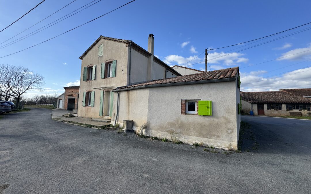 Fauch, Maison T4 Bis de 110 m² avec terrasse et jardin non attenant, place de parking abritée et cave