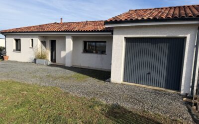 FAUCH, Maison T4 de Plain-Pied de 100 m² avec Garage de 20 m² et terrasse de 40 m² avec pergola bioclimatique sur terrain de 1000 m² clos