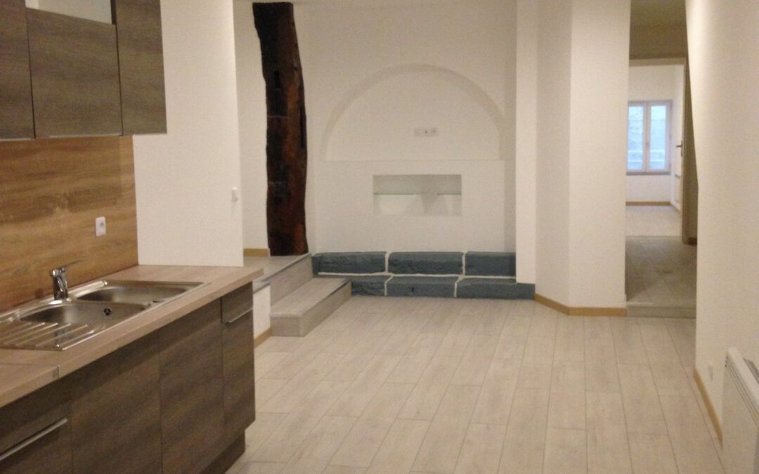 Réalmont, APPARTEMENT T2 Rez de chaussée de 61m² habitables avec garage